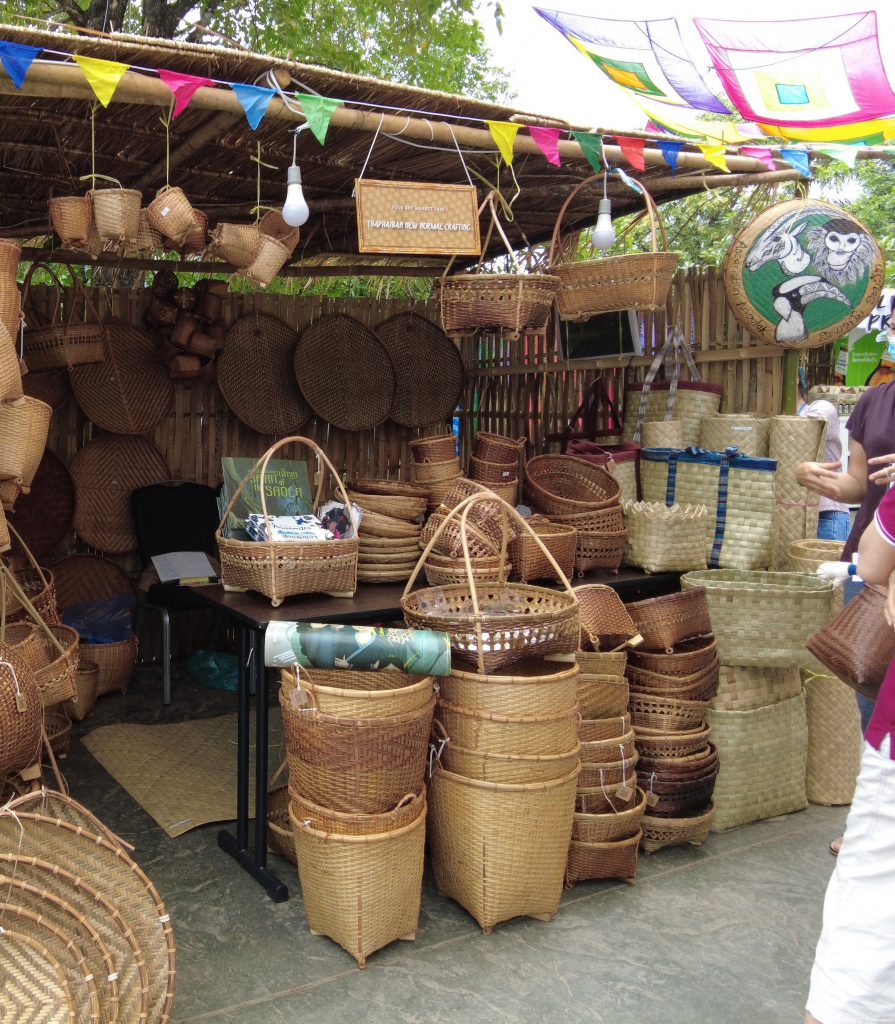 Promoting handcrafts from Nakai-Nam Theun National Park at the Folk Art Market Fair 2022 in Vientiane!